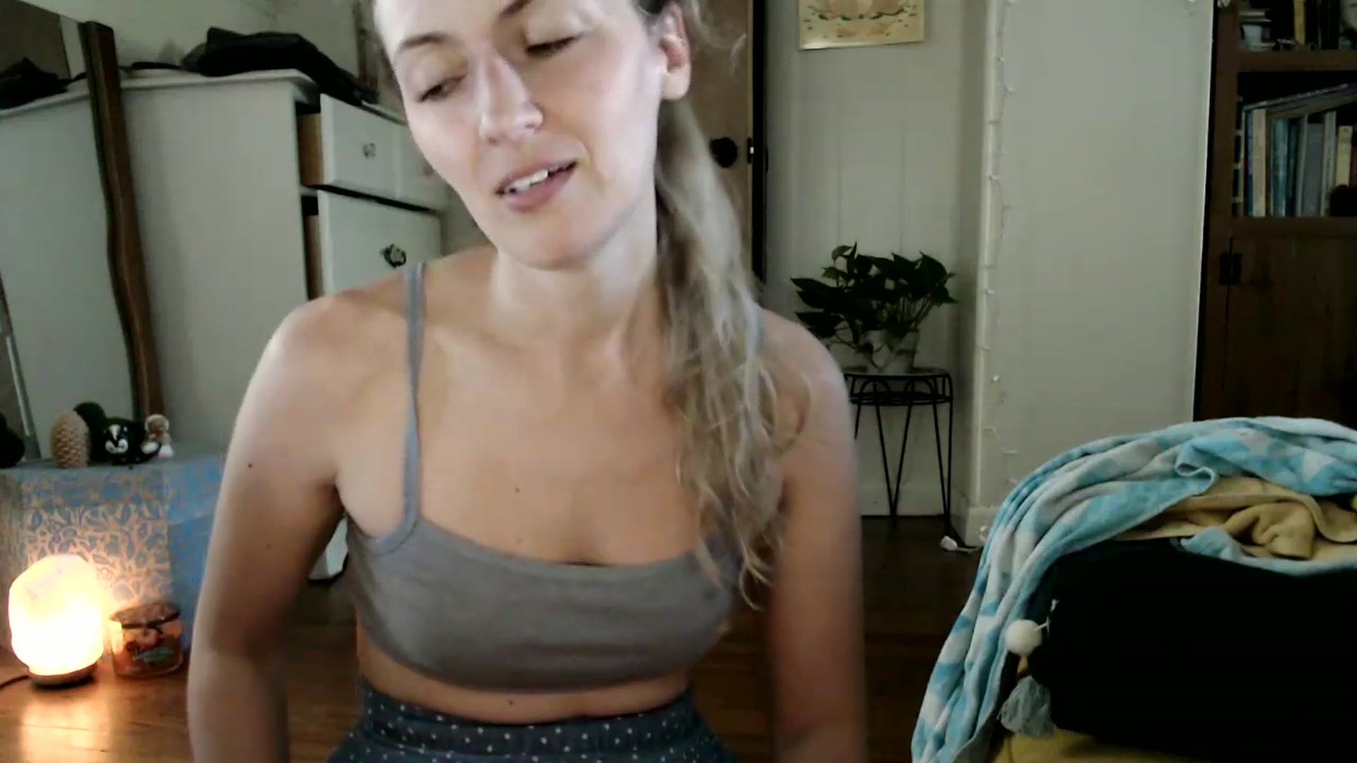 Gallery image thumbnail from WildflowerEm's myfreecams stream on, 08/26/2023, 20:37 image 6 of 20