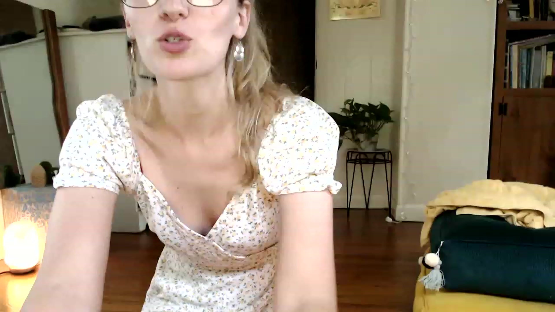 Gallery image thumbnail from WildflowerEm's myfreecams stream on, 08/27/2023, 20:05 image 4 of 20