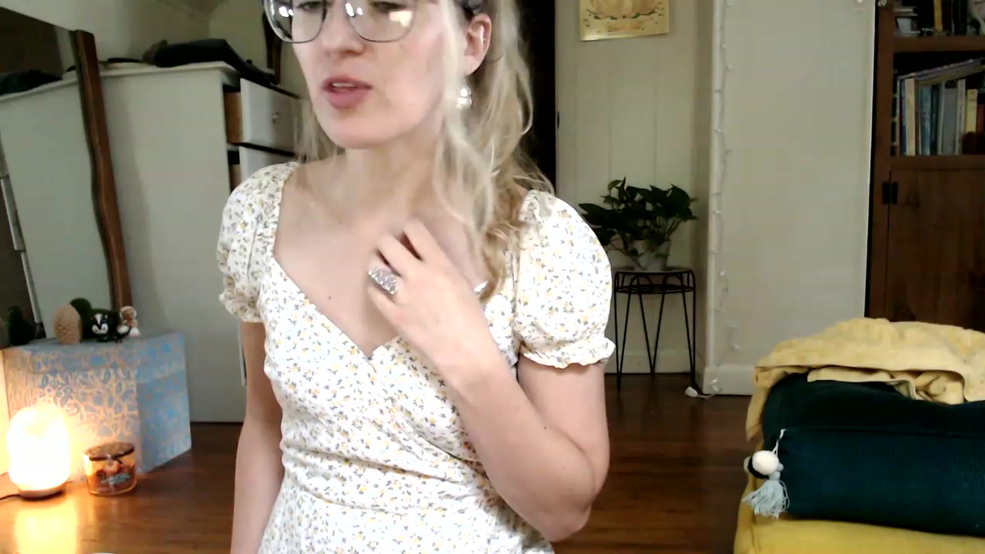Gallery image thumbnail from WildflowerEm's myfreecams stream on, 08/27/2023, 20:05 image 2 of 20