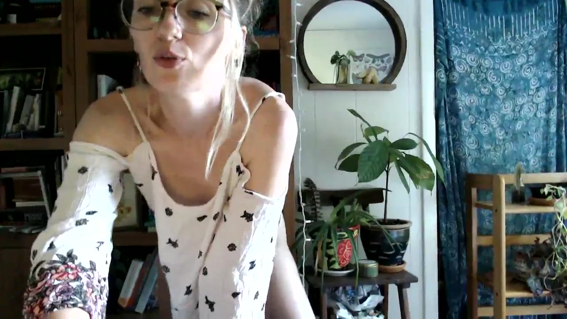 Gallery image thumbnail from WildflowerEm's myfreecams stream on, 08/27/2023, 21:12 image 13 of 20