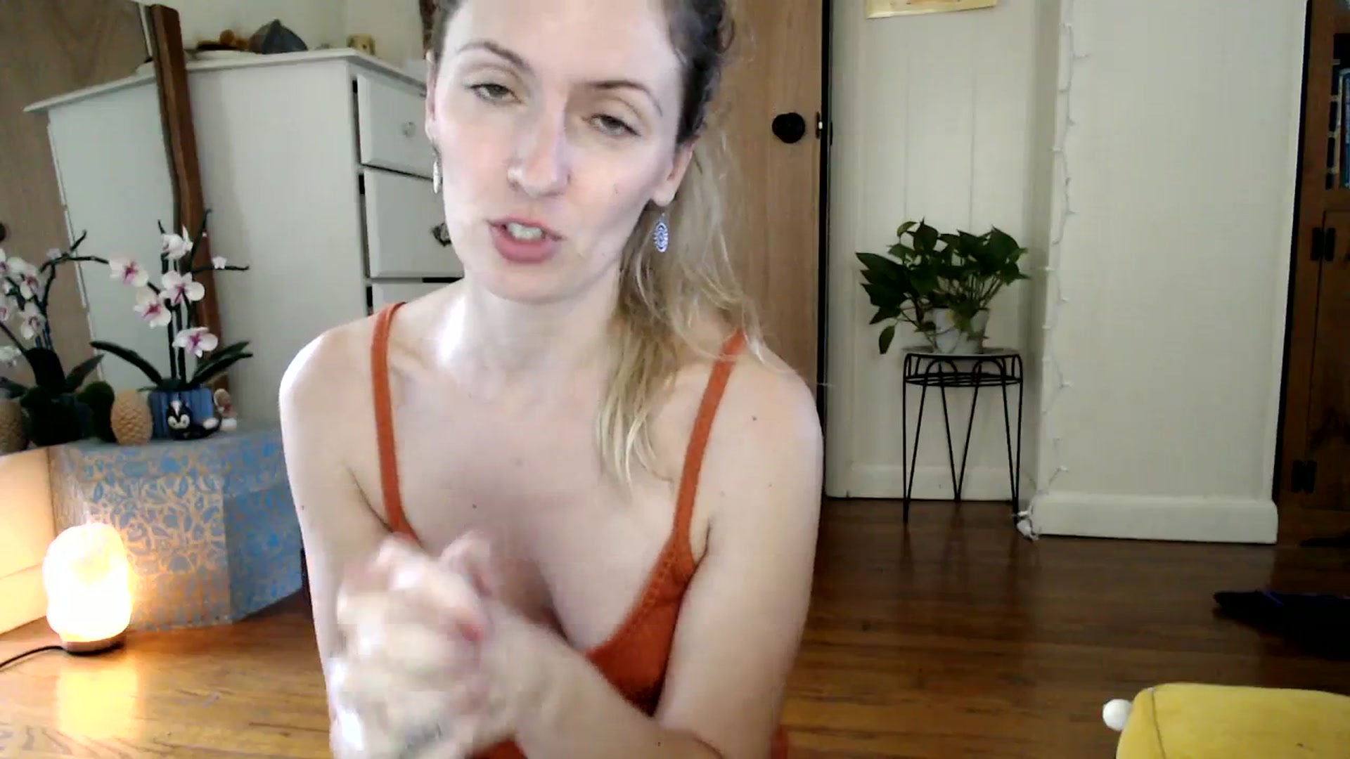 Gallery image thumbnail from WildflowerEm's myfreecams stream on, 09/02/2023, 21:15 image 3 of 20