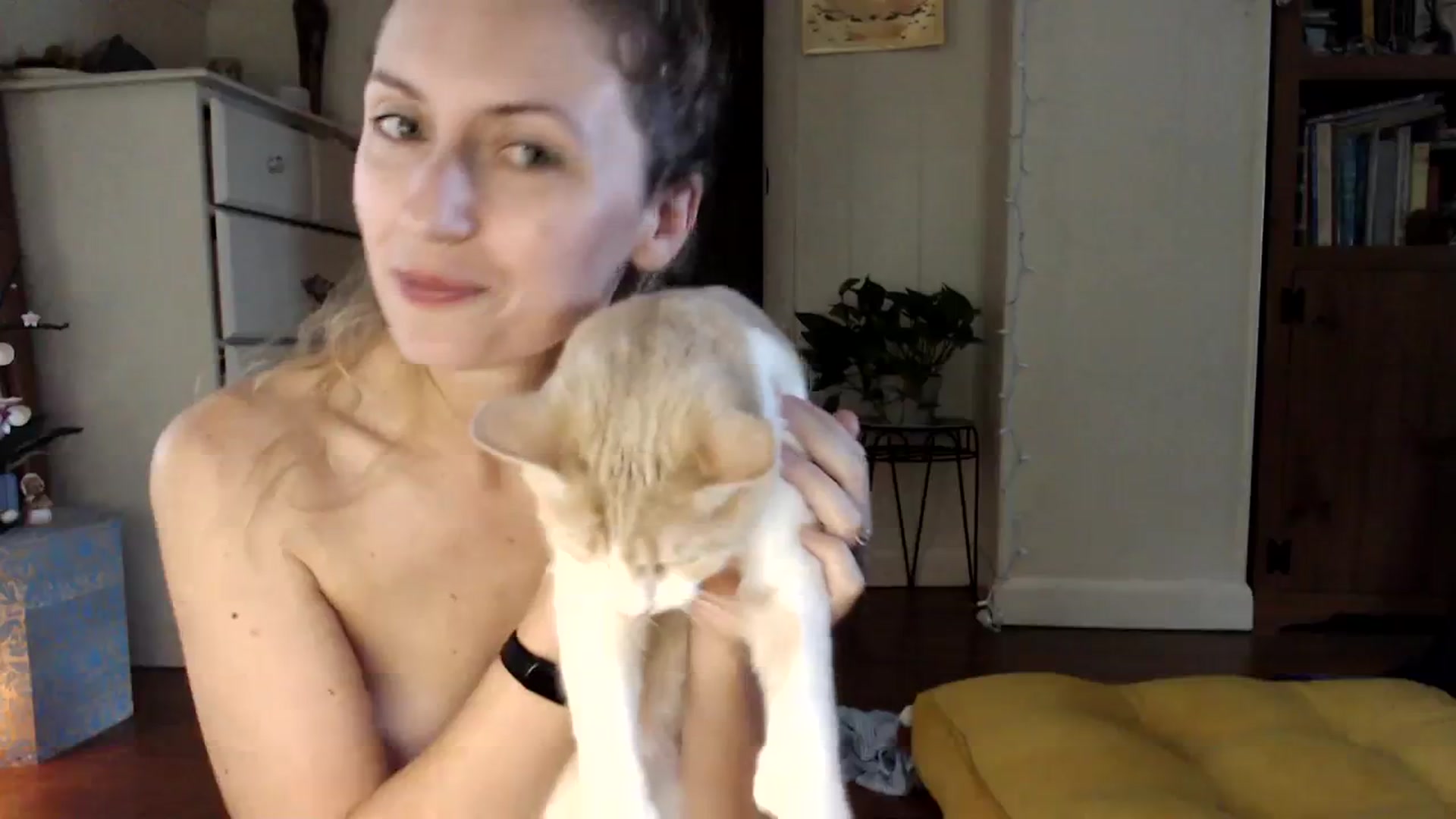 Gallery image thumbnail from WildflowerEm's myfreecams stream on, 09/03/2023, 22:39 image 13 of 20
