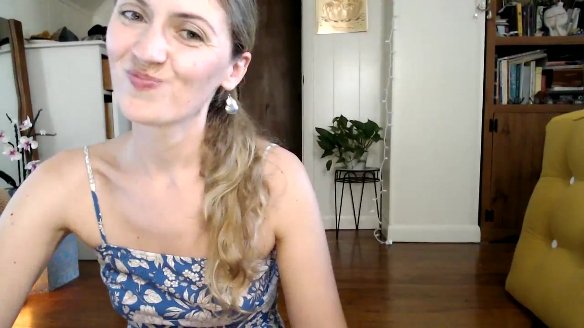 Gallery image thumbnail from WildflowerEm's myfreecams stream on, 09/09/2023, 20:09 image 3 of 20