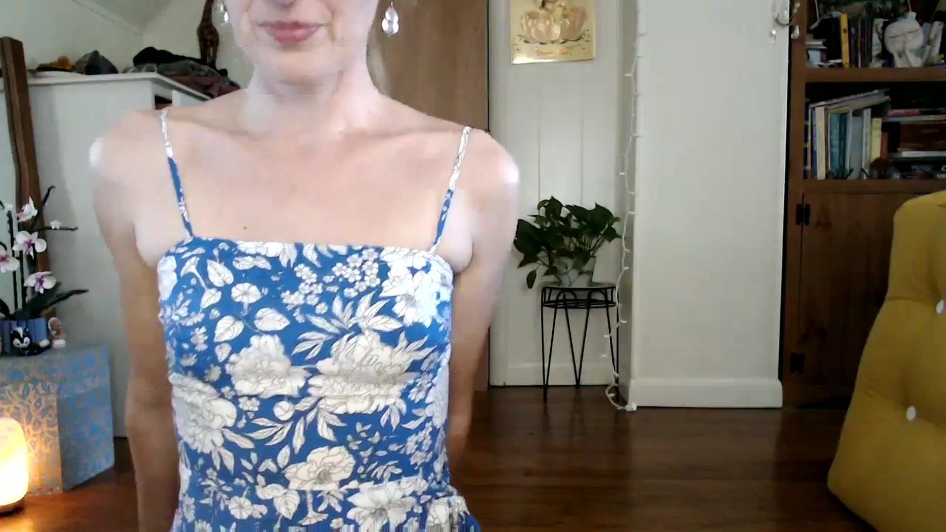 Gallery image thumbnail from WildflowerEm's myfreecams stream on, 09/09/2023, 20:09 image 4 of 20