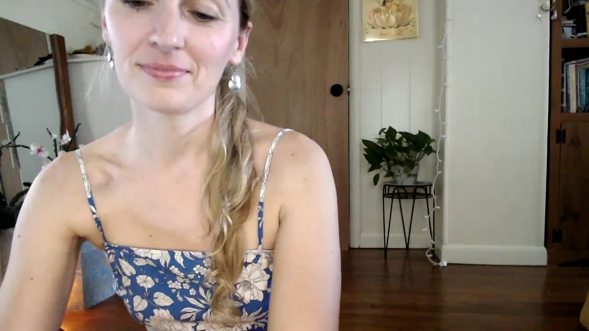 Gallery image thumbnail from WildflowerEm's myfreecams stream on, 09/09/2023, 20:09 image 11 of 20