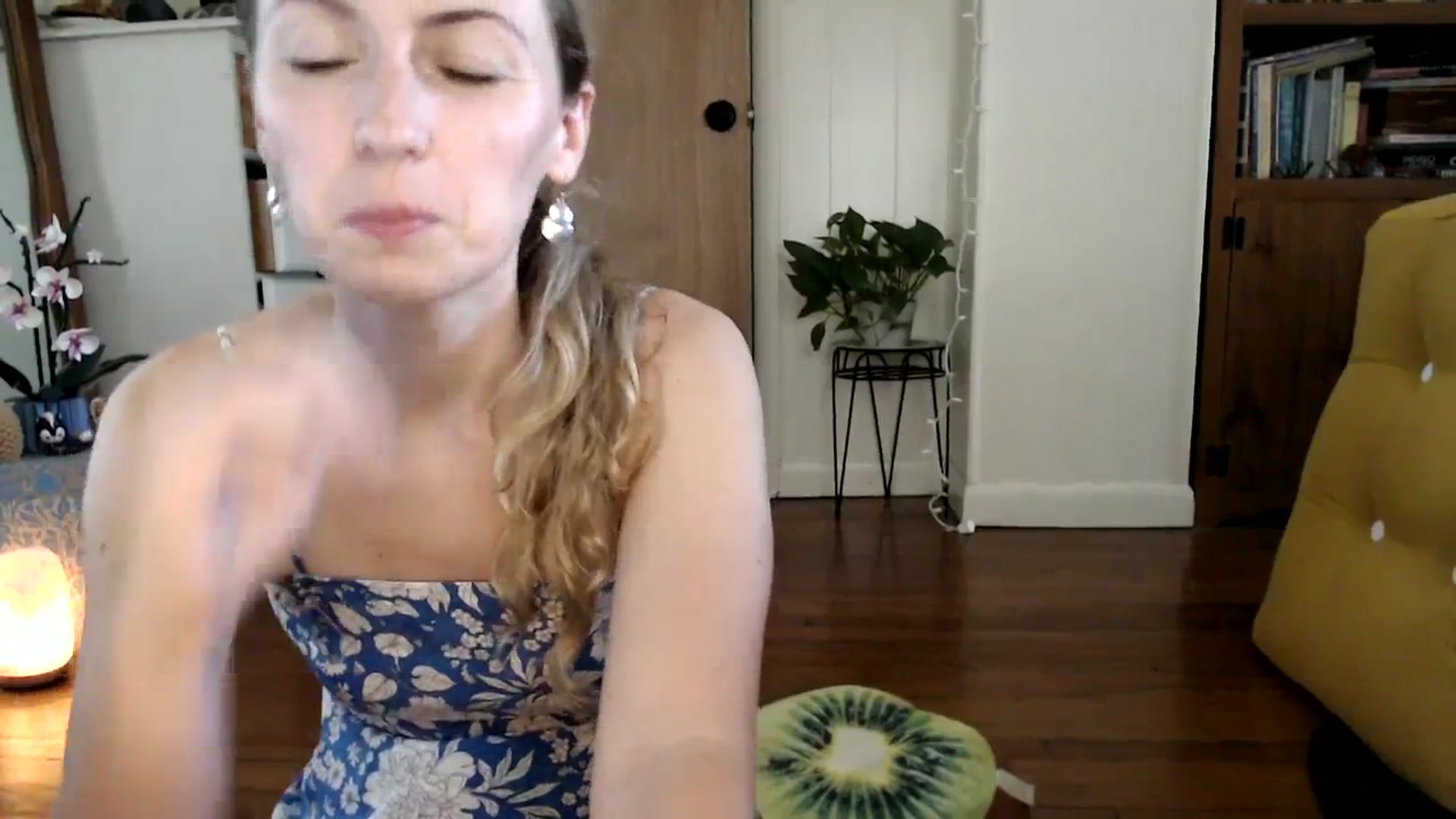 Gallery image thumbnail from WildflowerEm's myfreecams stream on, 09/09/2023, 20:09 image 6 of 20