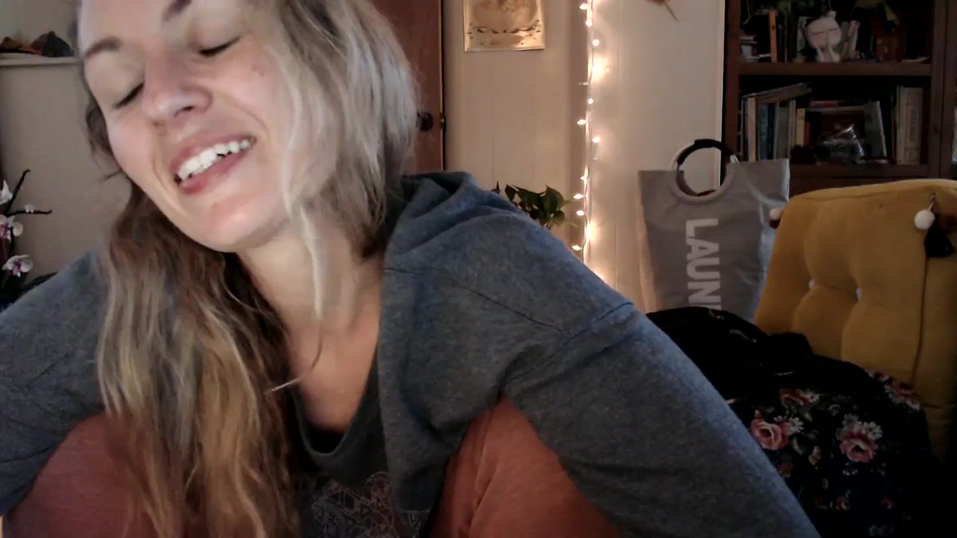 Gallery image thumbnail from WildflowerEm's myfreecams stream on, 09/24/2023, 21:15 image 4 of 20