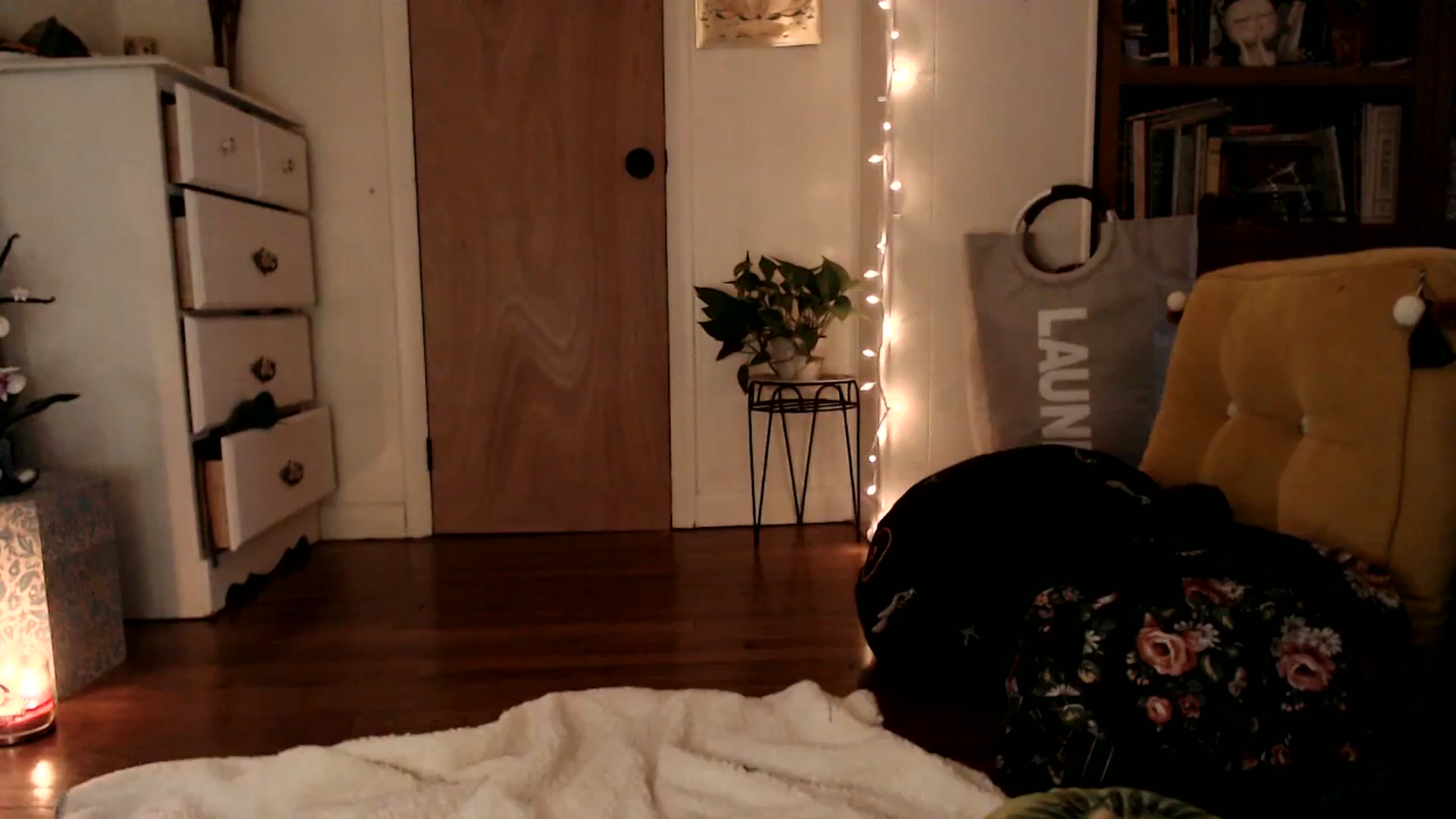 Gallery image thumbnail from WildflowerEm's myfreecams stream on, 09/24/2023, 21:15 image 18 of 20
