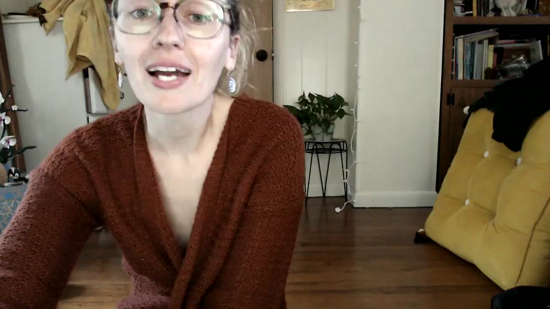 Gallery image thumbnail from WildflowerEm's myfreecams stream on, 09/27/2023, 18:22 image 4 of 20