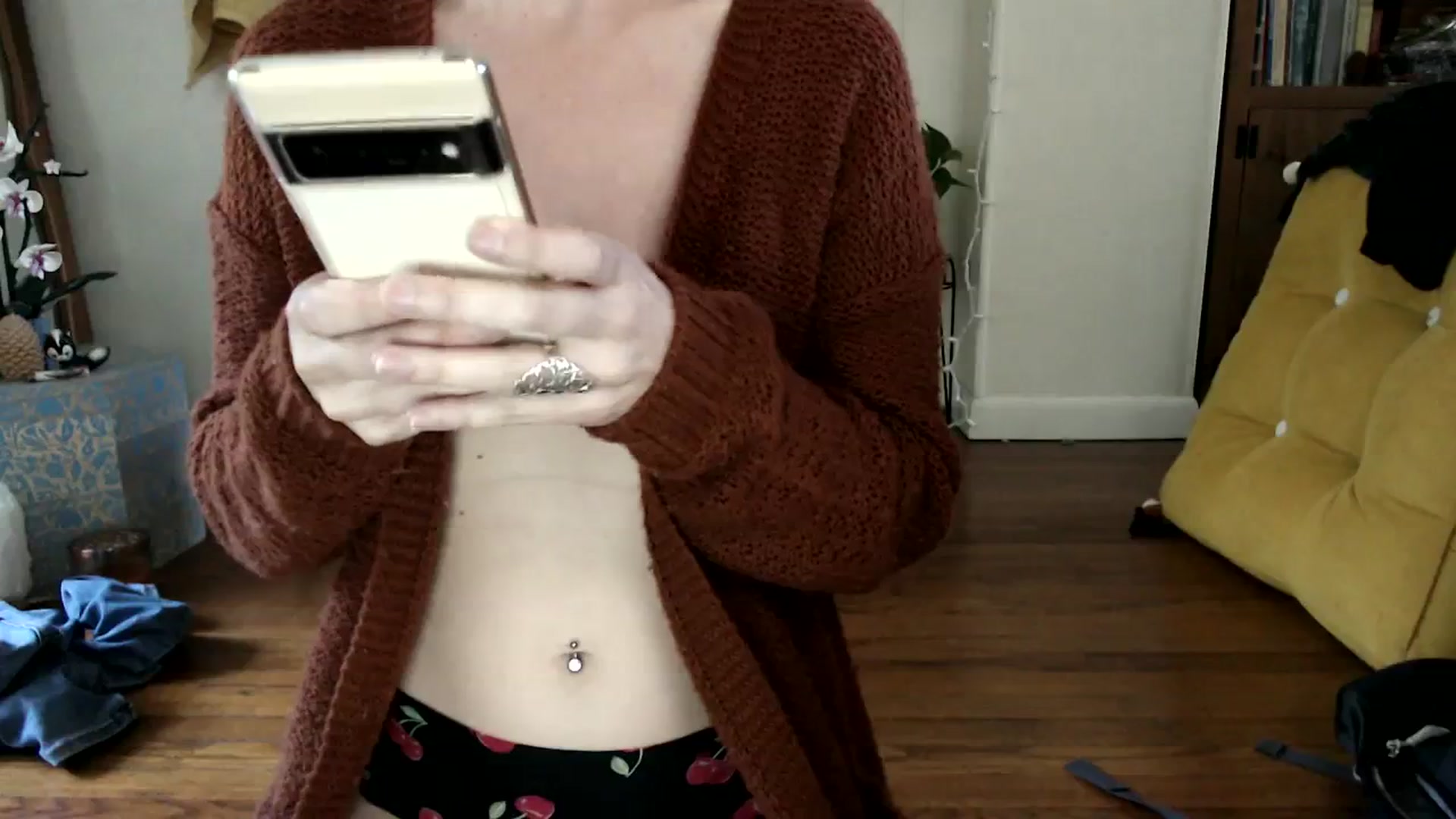 Gallery image thumbnail from WildflowerEm's myfreecams stream on, 09/27/2023, 18:22 image 9 of 20