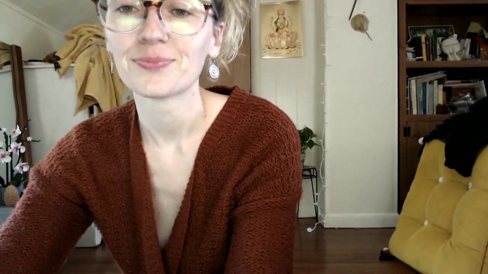 Gallery image thumbnail from WildflowerEm's myfreecams stream on, 09/27/2023, 18:22 image 5 of 20
