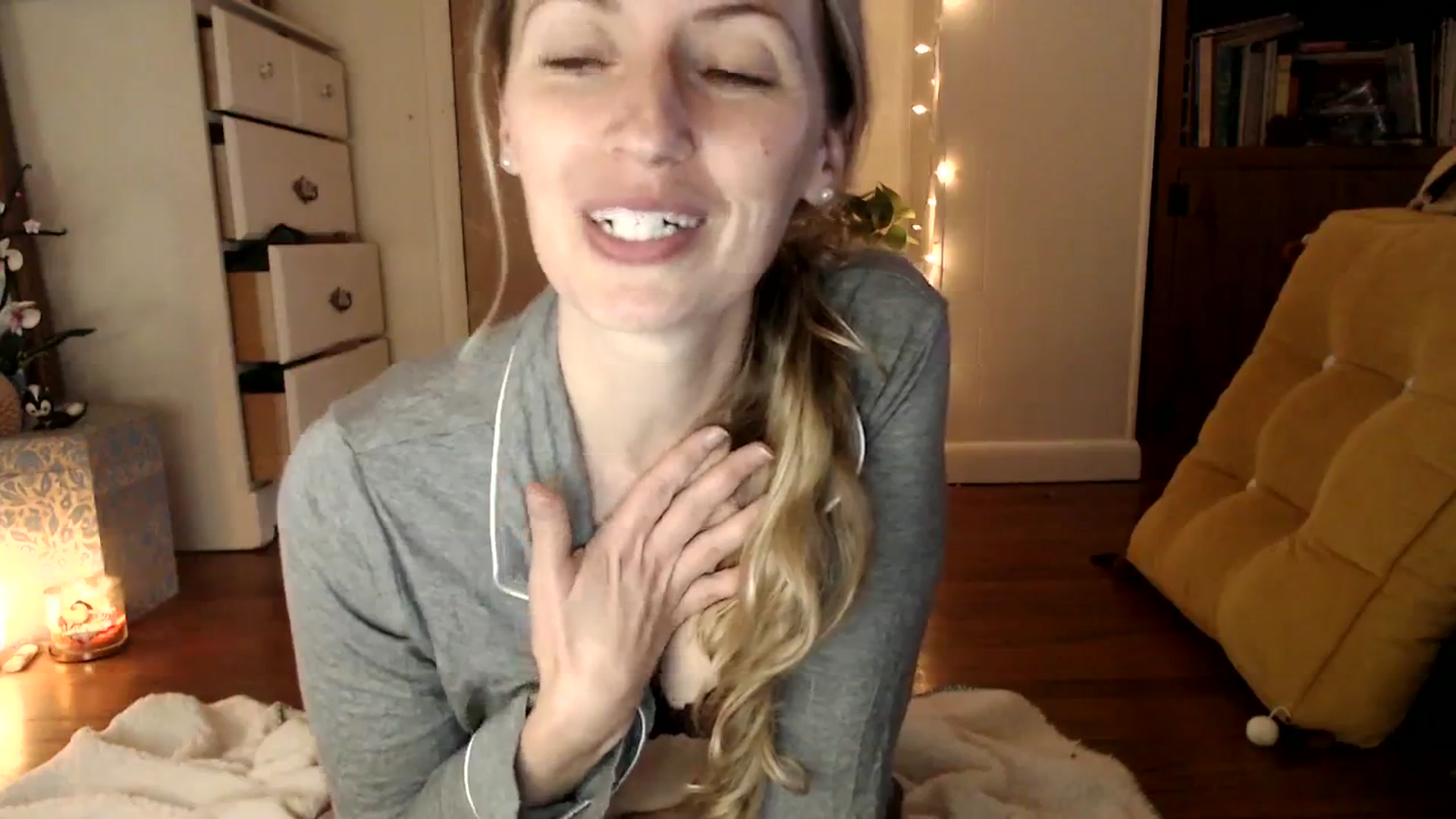 Gallery image thumbnail from WildflowerEm's myfreecams stream on, 09/30/2023, 22:08 image 10 of 20
