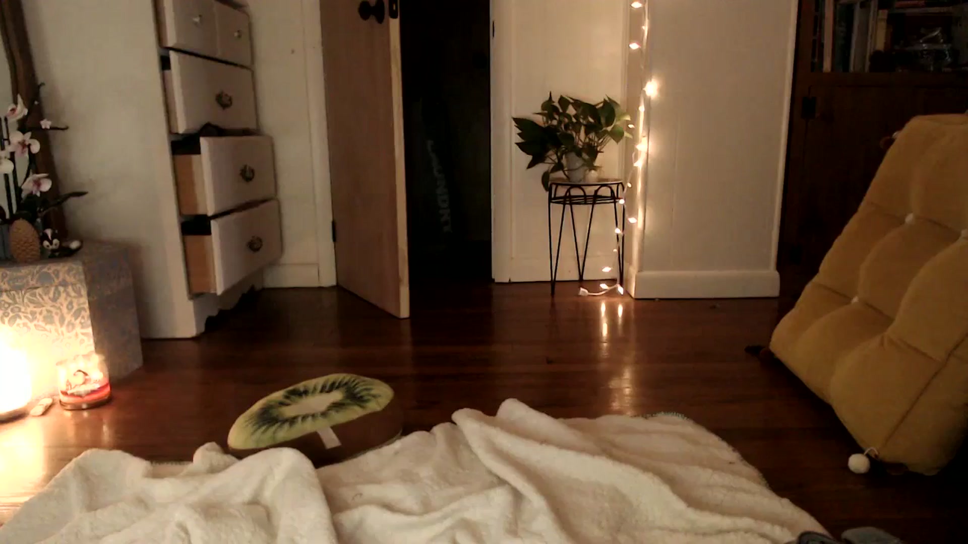 Gallery image thumbnail from WildflowerEm's myfreecams stream on, 09/30/2023, 22:08 image 17 of 20