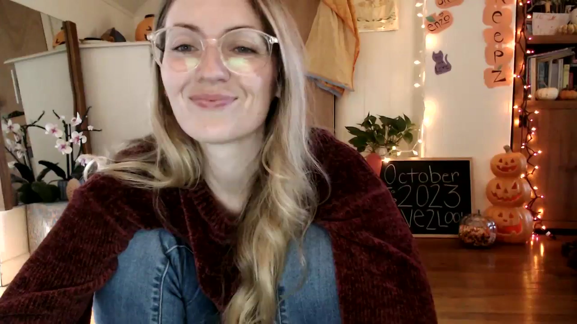 Gallery image thumbnail from WildflowerEm's myfreecams stream on, 10/08/2023, 20:14 image 9 of 20