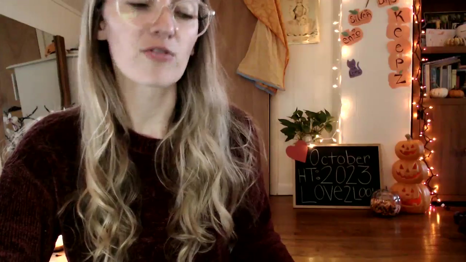 Gallery image thumbnail from WildflowerEm's myfreecams stream on, 10/08/2023, 20:14 image 2 of 20