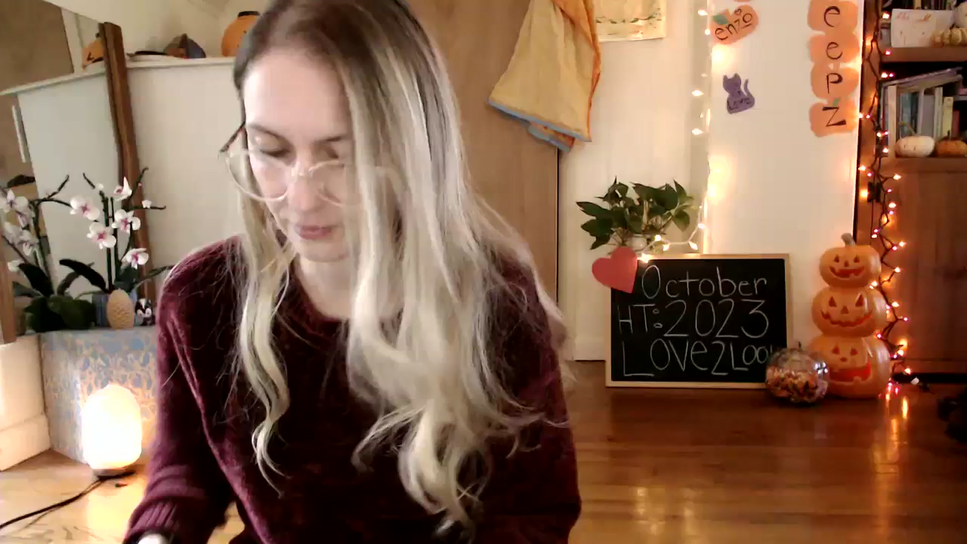 Gallery image thumbnail from WildflowerEm's myfreecams stream on, 10/08/2023, 20:14 image 1 of 20
