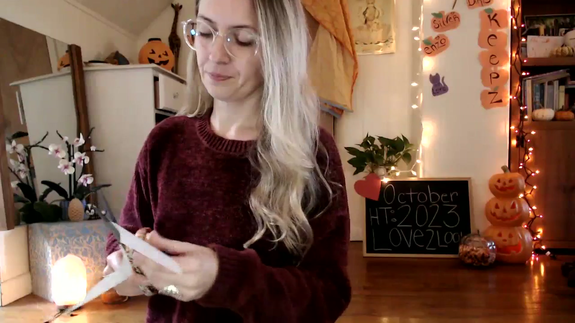 Gallery image thumbnail from WildflowerEm's myfreecams stream on, 10/08/2023, 20:14 image 4 of 20