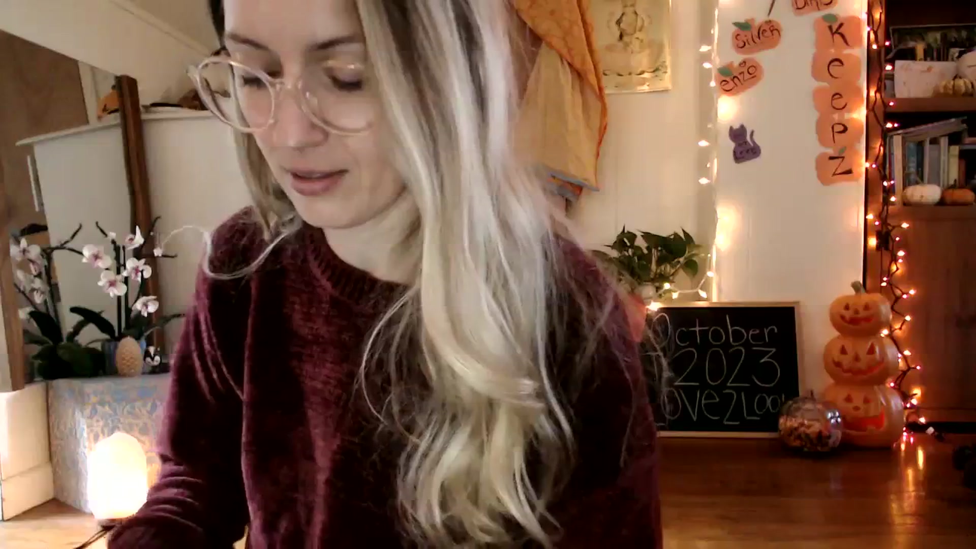 Gallery image thumbnail from WildflowerEm's myfreecams stream on, 10/08/2023, 20:14 image 3 of 20