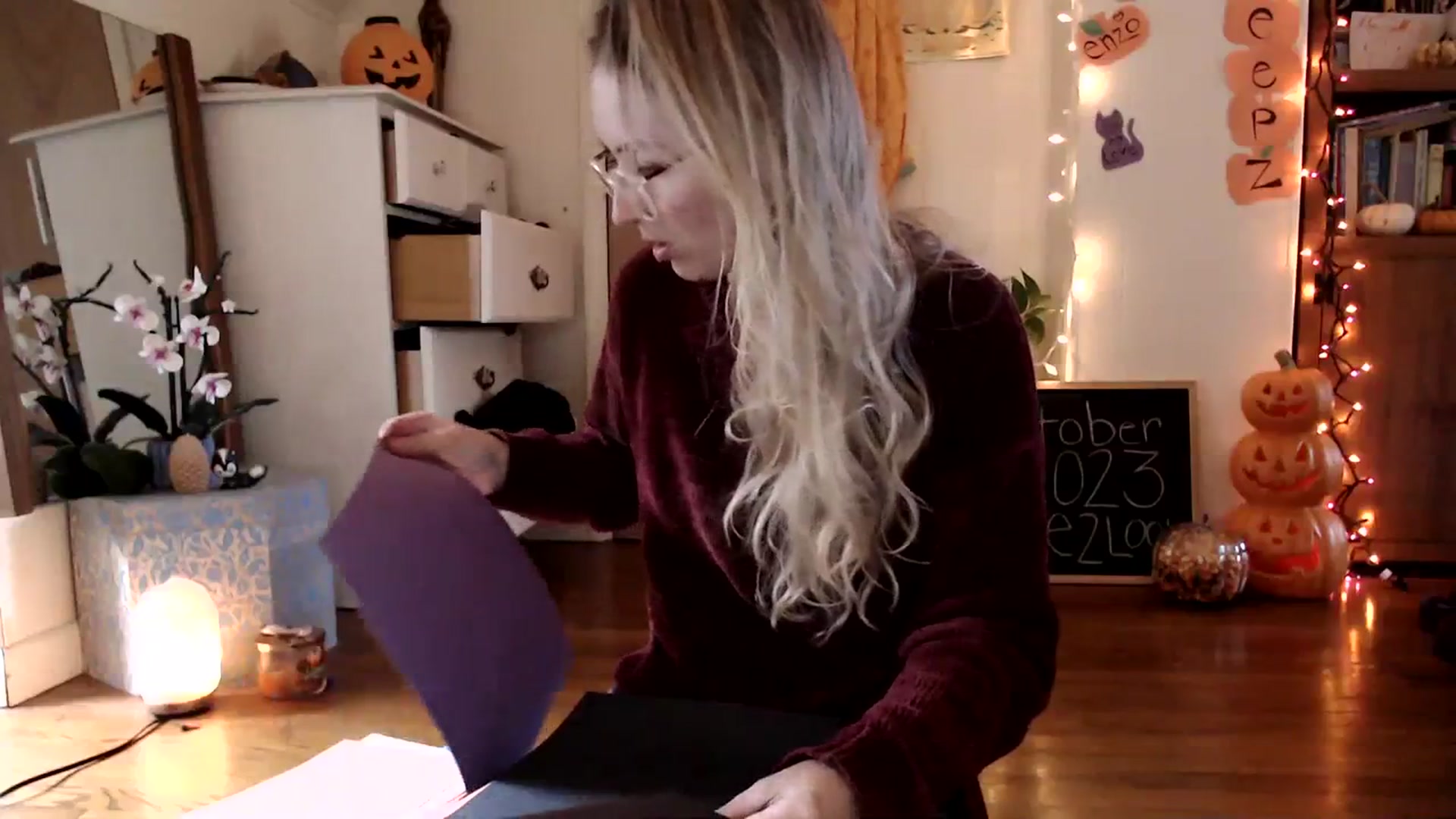Gallery image thumbnail from WildflowerEm's myfreecams stream on, 10/08/2023, 20:14 image 14 of 20