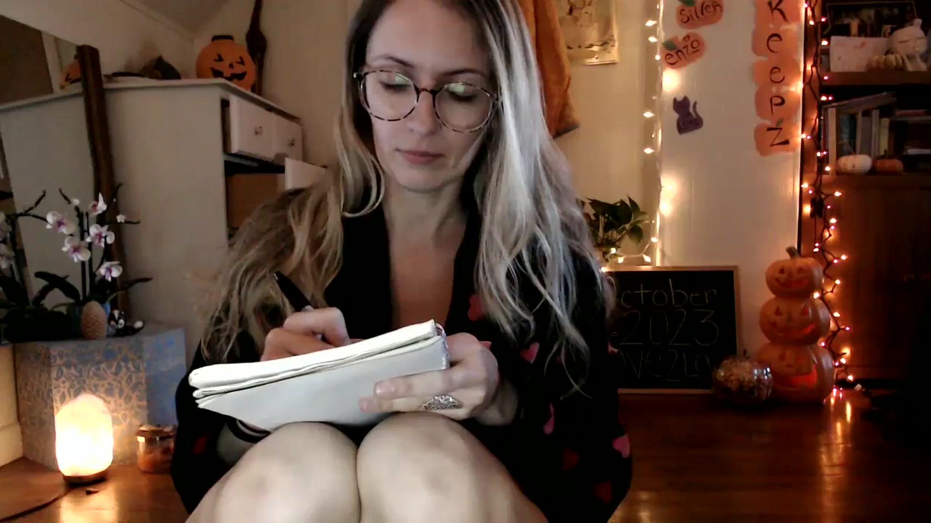 Gallery image thumbnail from WildflowerEm's myfreecams stream on, 10/08/2023, 21:43 image 12 of 20