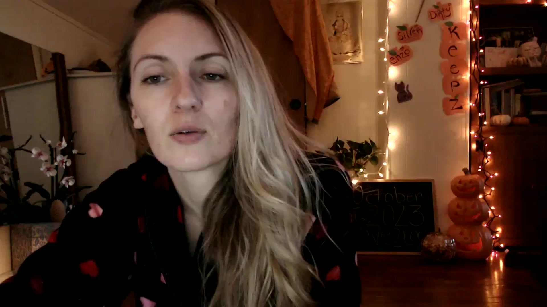 Gallery image thumbnail from WildflowerEm's myfreecams stream on, 10/08/2023, 22:01 image 6 of 20
