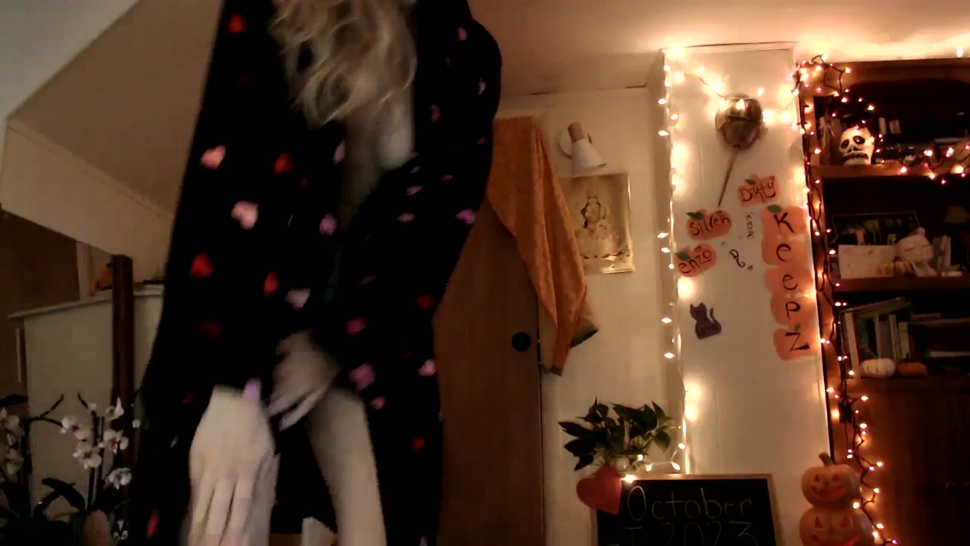 Gallery image thumbnail from WildflowerEm's myfreecams stream on, 10/08/2023, 22:01 image 10 of 20