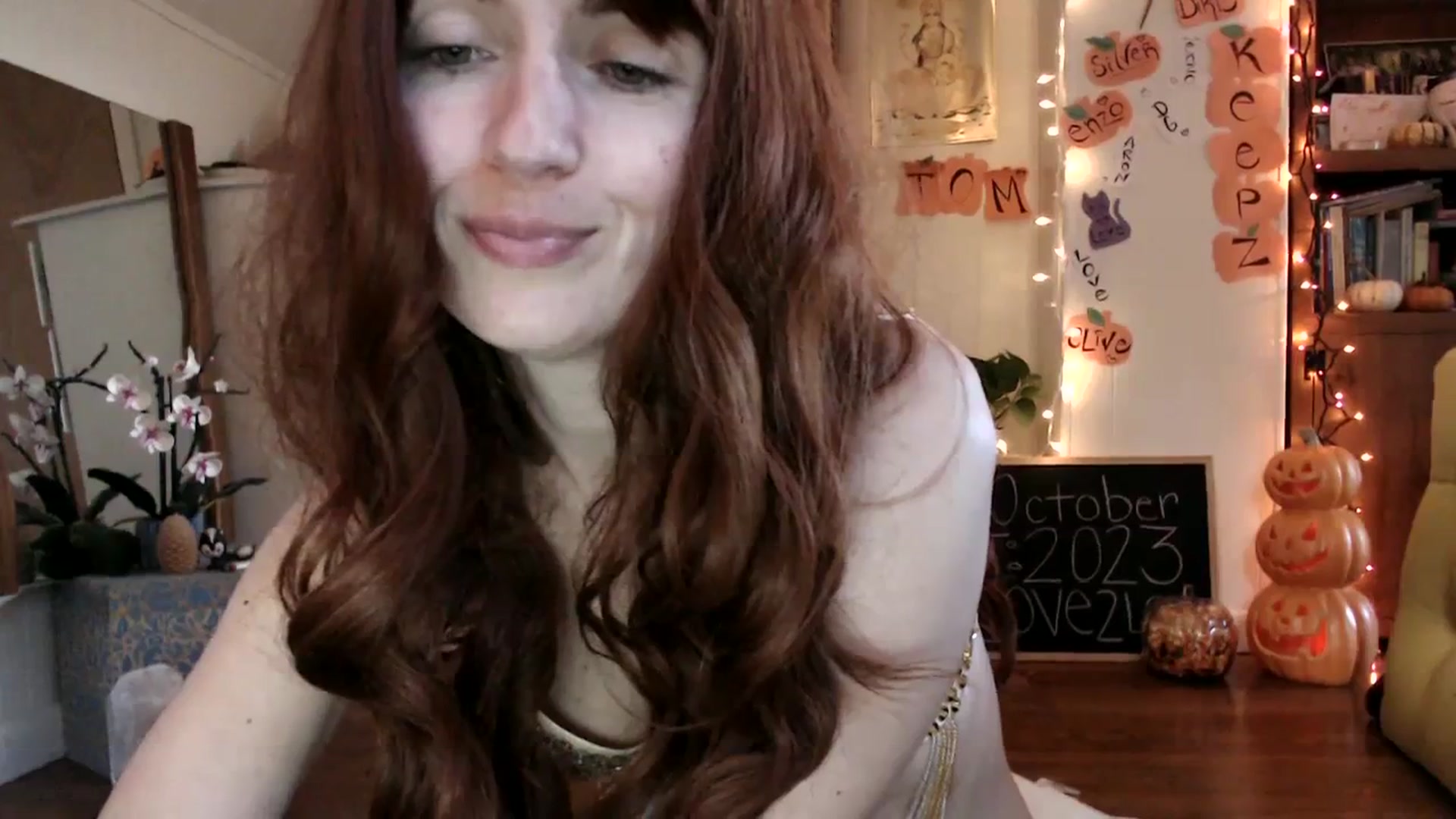 Gallery image thumbnail from WildflowerEm's myfreecams stream on, 10/15/2023, 21:42 image 5 of 20
