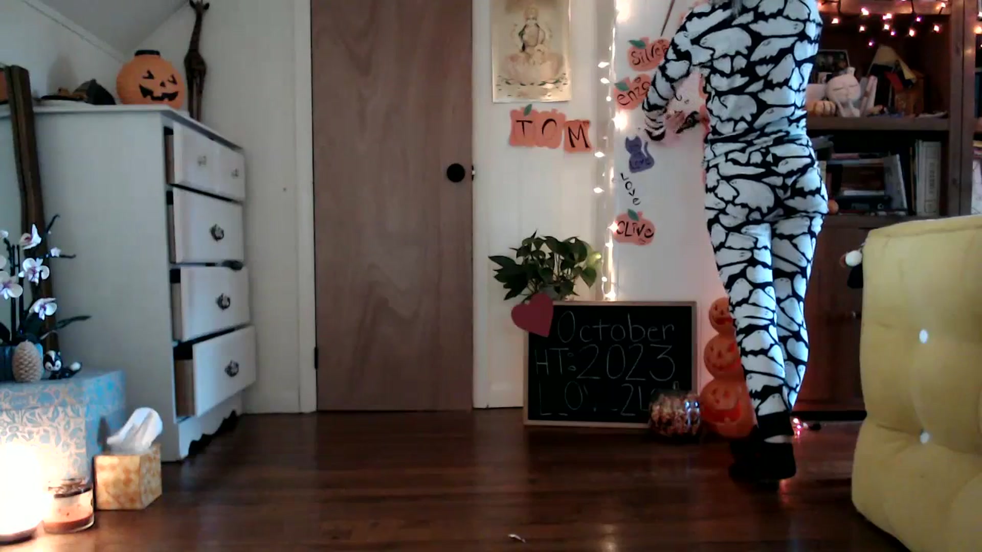 Gallery image thumbnail from WildflowerEm's myfreecams stream on, 10/22/2023, 19:48 image 10 of 20