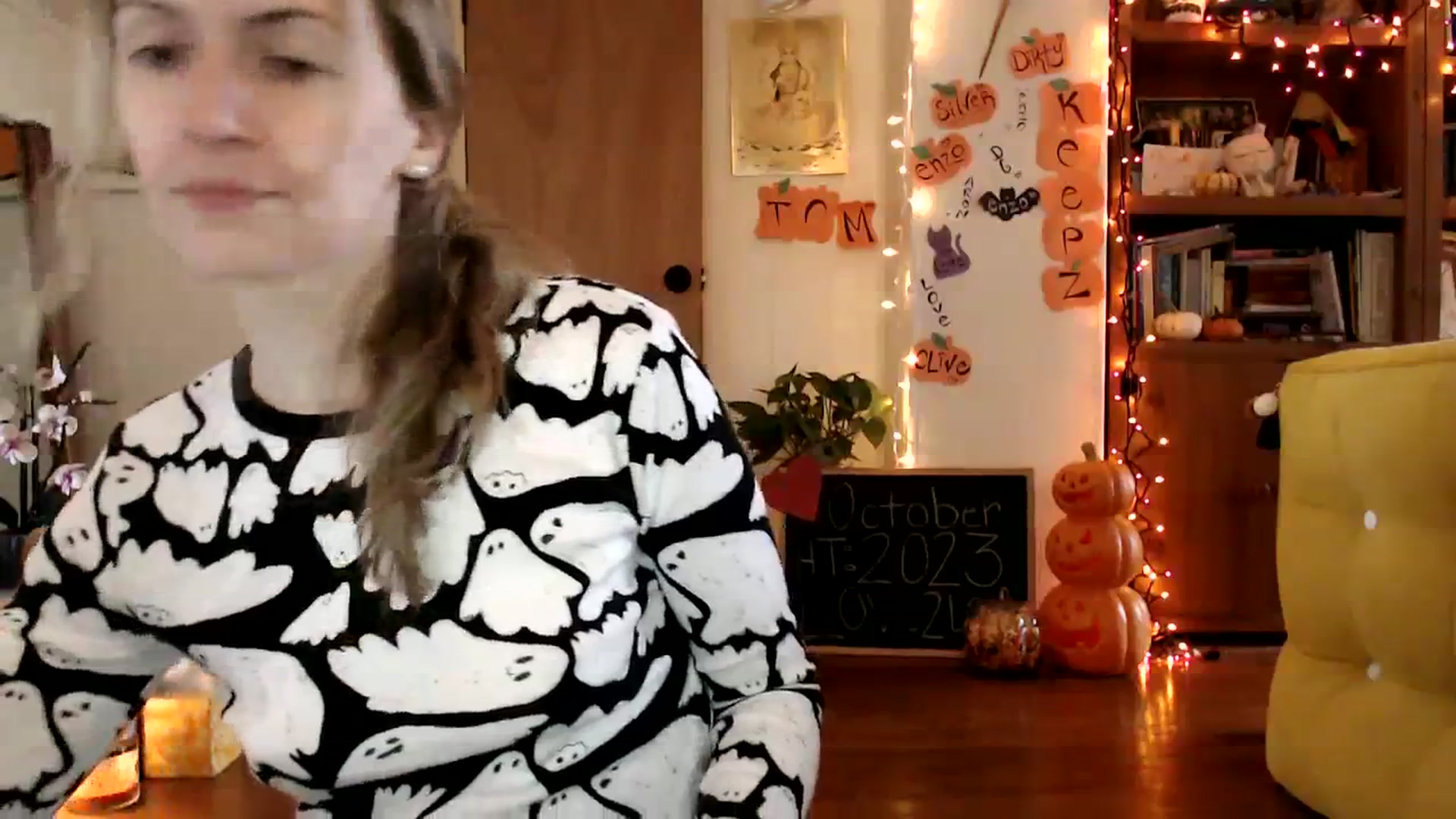 Gallery image thumbnail from WildflowerEm's myfreecams stream on, 10/22/2023, 19:48 image 19 of 20