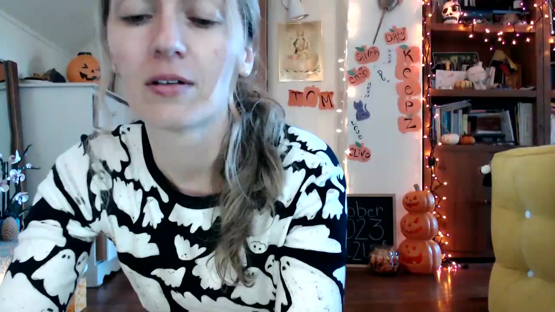 Gallery image thumbnail from WildflowerEm's myfreecams stream on, 10/22/2023, 19:48 image 1 of 20