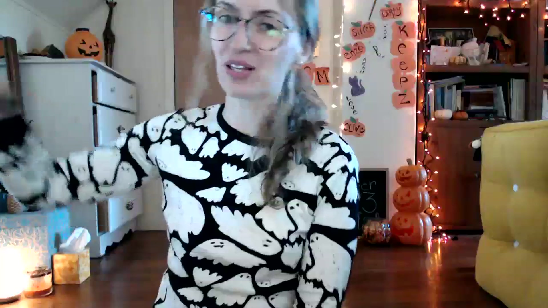Gallery image thumbnail from WildflowerEm's myfreecams stream on, 10/22/2023, 19:48 image 6 of 20