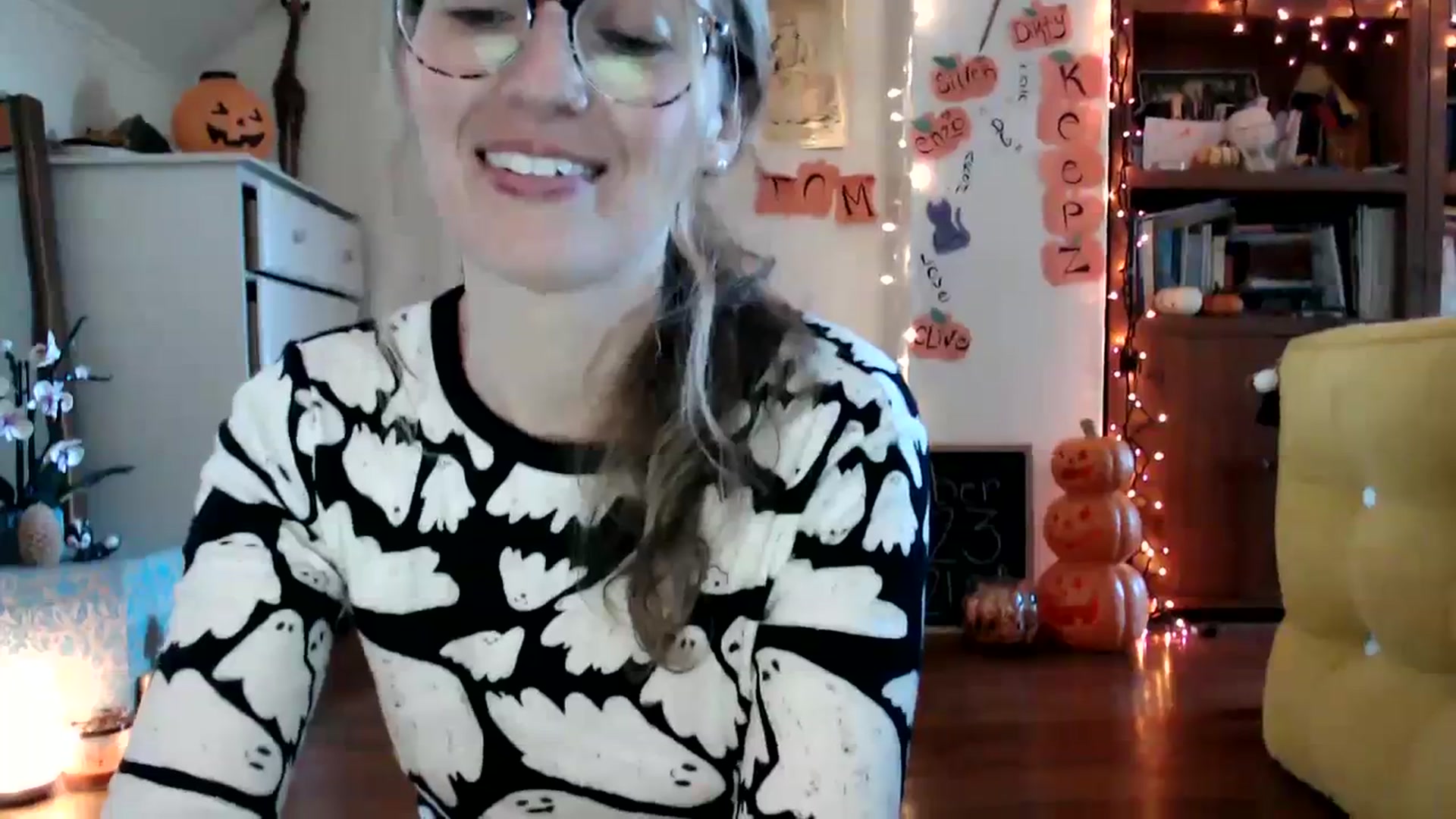 Gallery image thumbnail from WildflowerEm's myfreecams stream on, 10/22/2023, 19:48 image 9 of 20