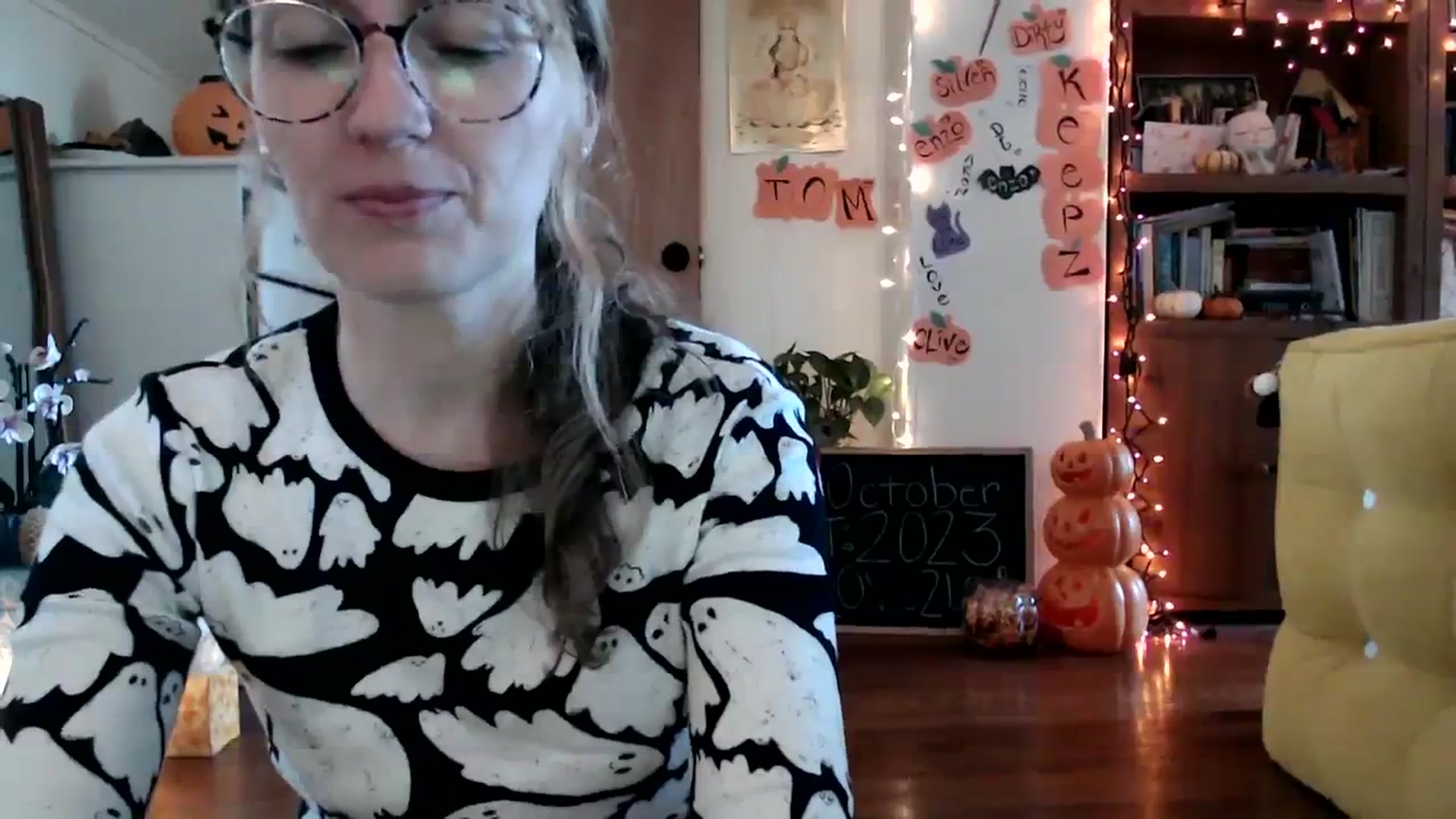 Gallery image thumbnail from WildflowerEm's myfreecams stream on, 10/22/2023, 19:48 image 11 of 20