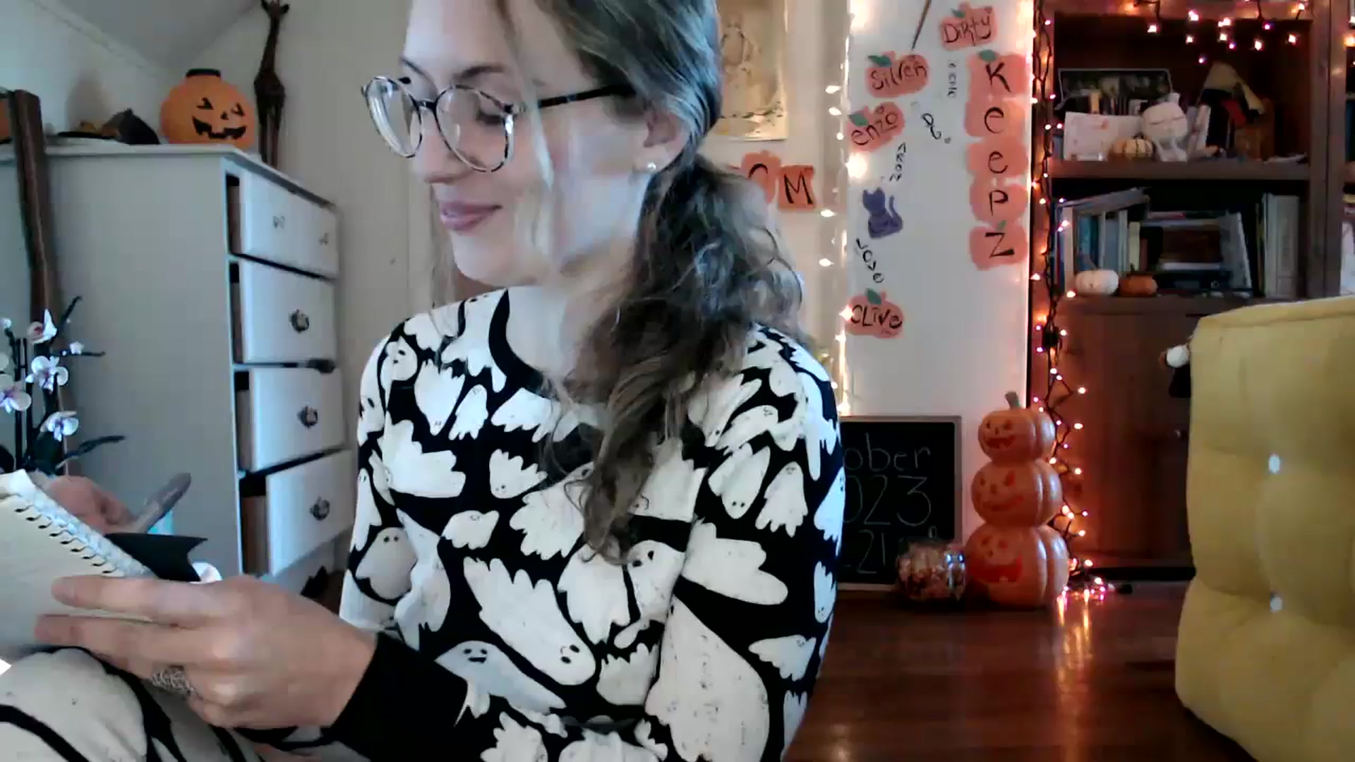Gallery image thumbnail from WildflowerEm's myfreecams stream on, 10/22/2023, 19:48 image 8 of 20