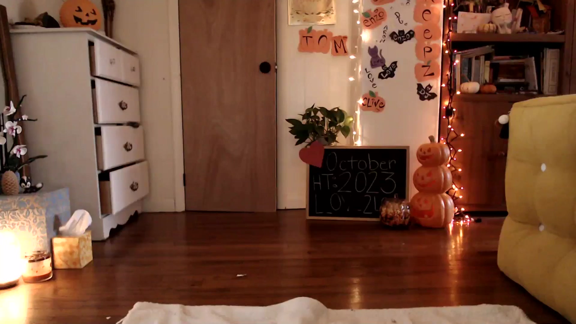 Gallery image thumbnail from WildflowerEm's myfreecams stream on, 10/22/2023, 21:49 image 3 of 20