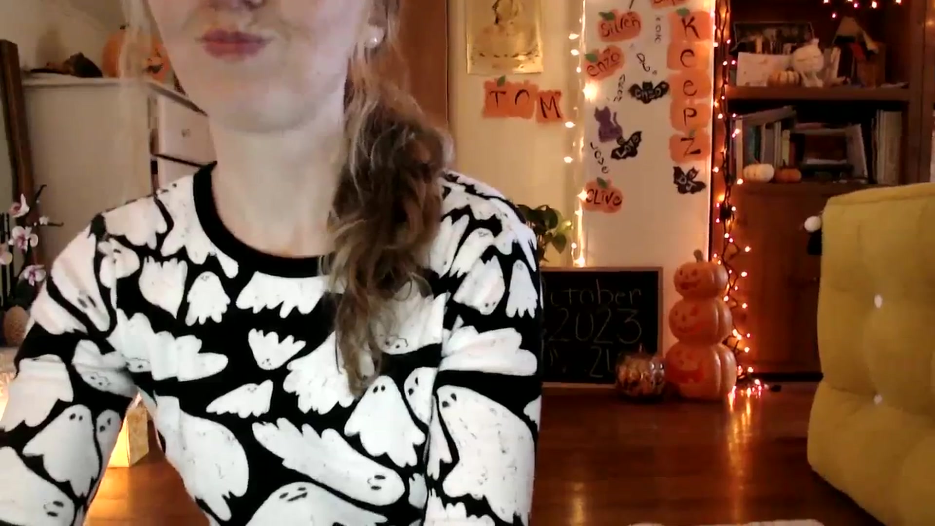 Gallery image thumbnail from WildflowerEm's myfreecams stream on, 10/22/2023, 21:49 image 5 of 20