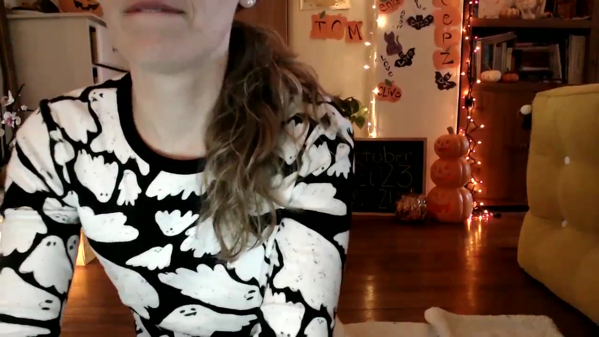 Gallery image thumbnail from WildflowerEm's myfreecams stream on, 10/22/2023, 21:49 image 7 of 20