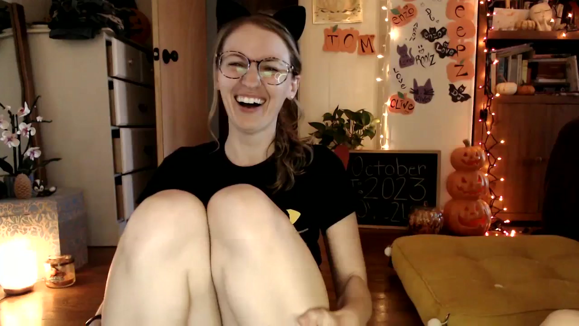 Gallery image thumbnail from WildflowerEm's myfreecams stream on, 10/28/2023, 21:14 image 14 of 20
