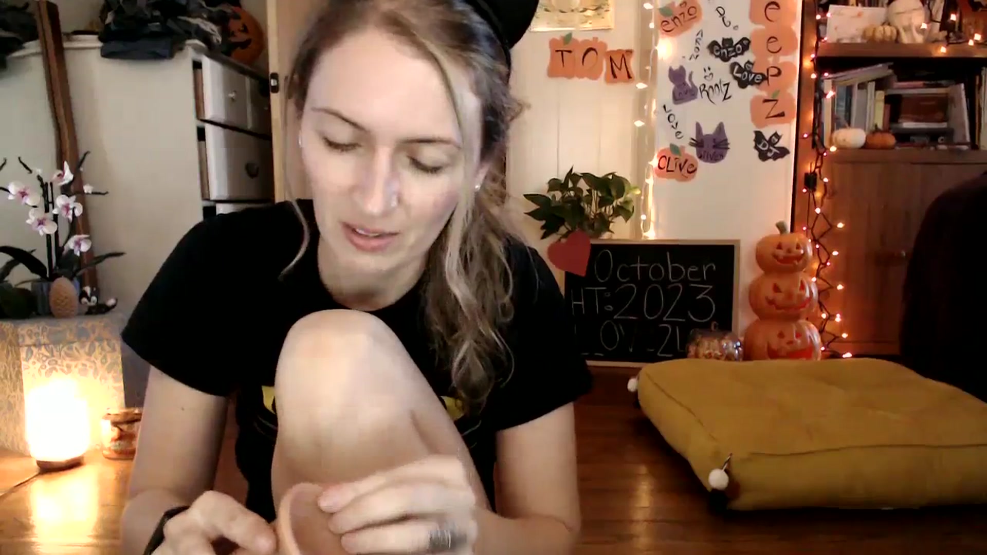 Gallery image thumbnail from WildflowerEm's myfreecams stream on, 10/28/2023, 21:14 image 9 of 20