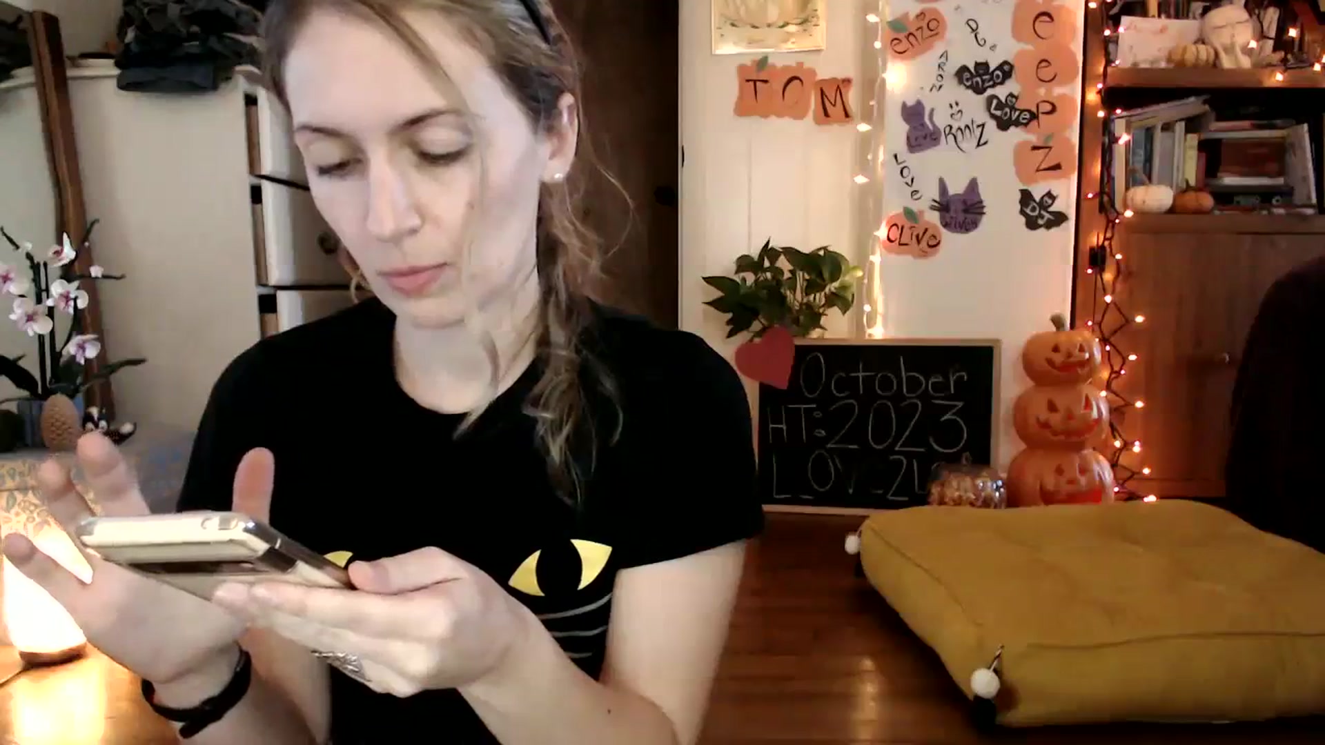 Gallery image thumbnail from WildflowerEm's myfreecams stream on, 10/28/2023, 21:14 image 5 of 20