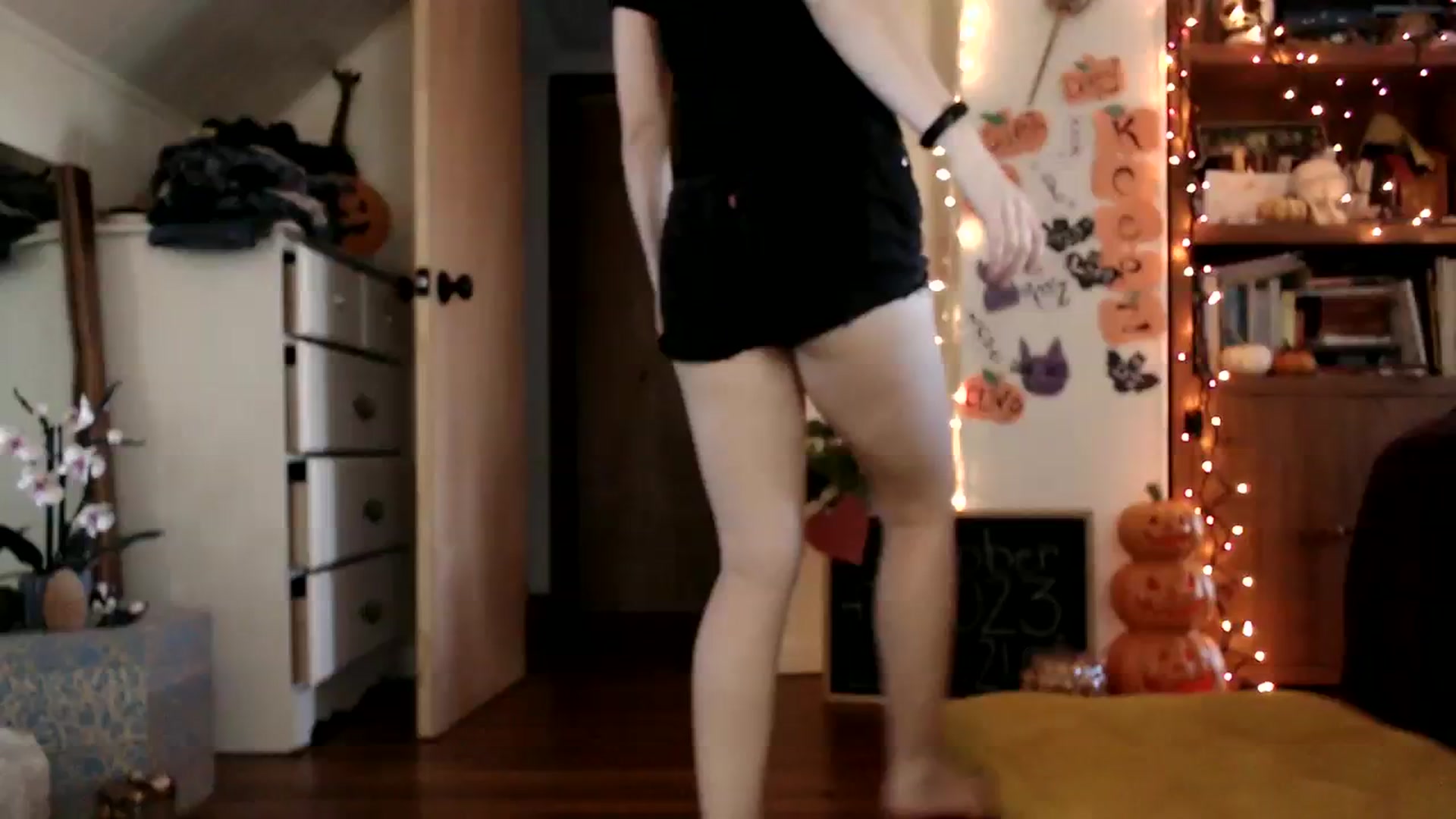 Gallery image thumbnail from WildflowerEm's myfreecams stream on, 10/28/2023, 21:14 image 4 of 20