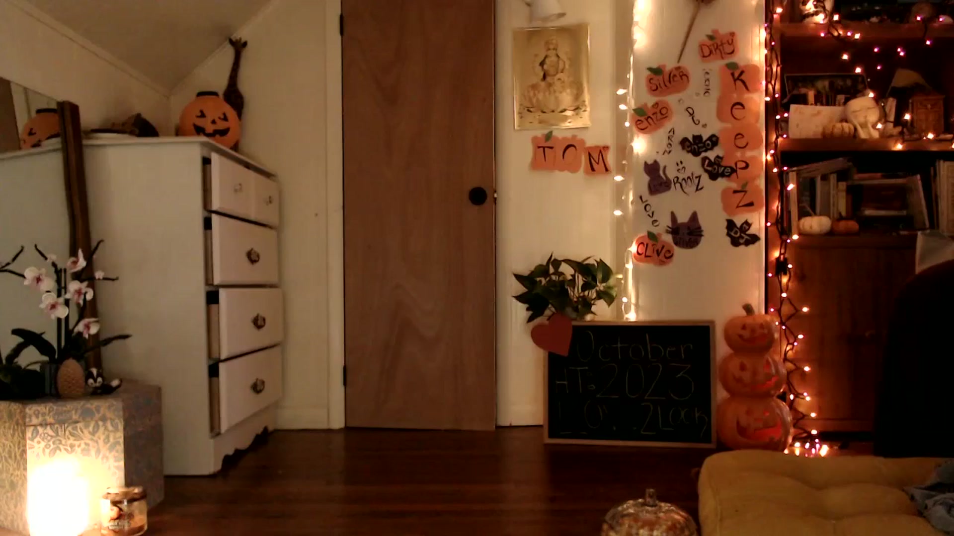 Gallery image thumbnail from WildflowerEm's myfreecams stream on, 10/29/2023, 19:58 image 6 of 20