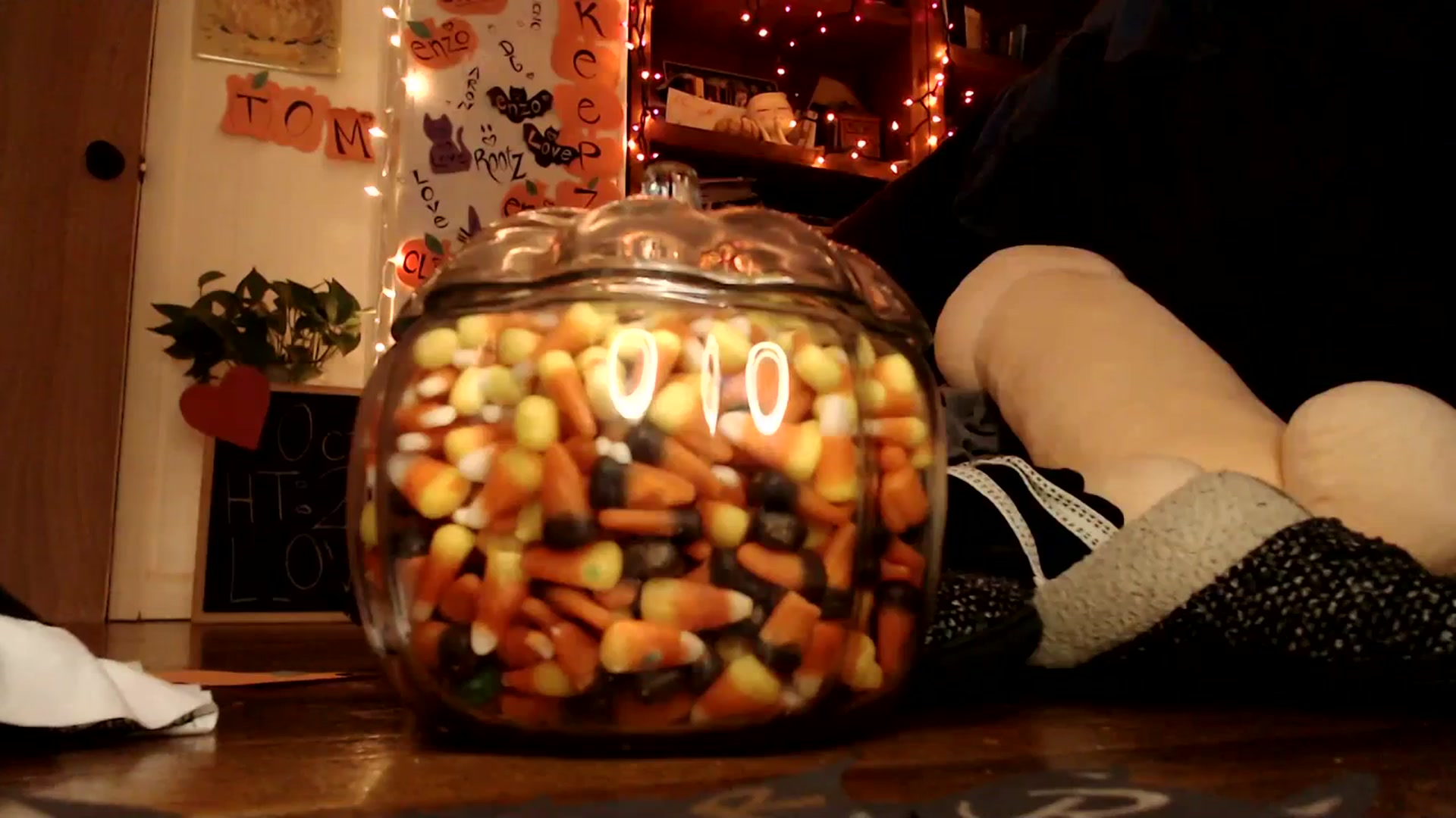 Gallery image thumbnail from WildflowerEm's myfreecams stream on, 10/29/2023, 21:36 image 6 of 20