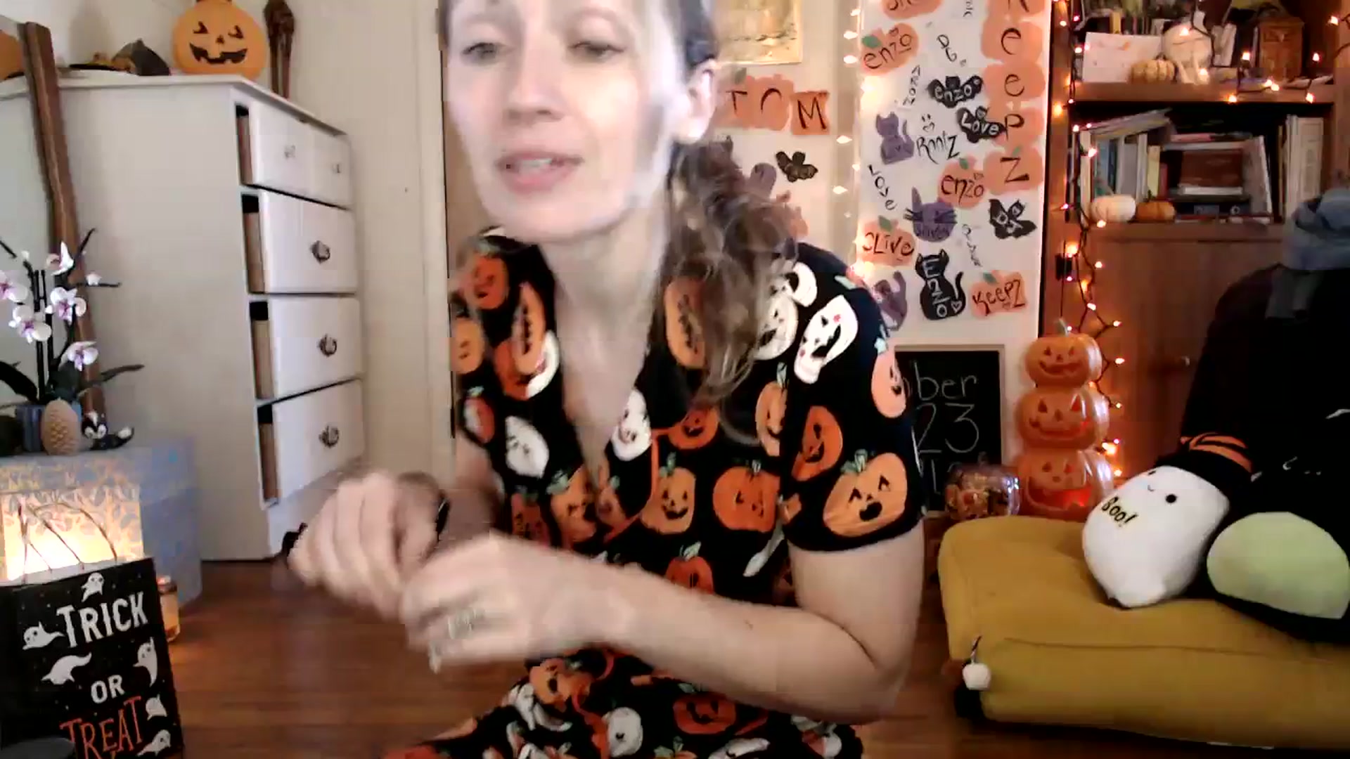 Gallery image thumbnail from WildflowerEm's myfreecams stream on, 10/31/2023, 18:29 image 6 of 20