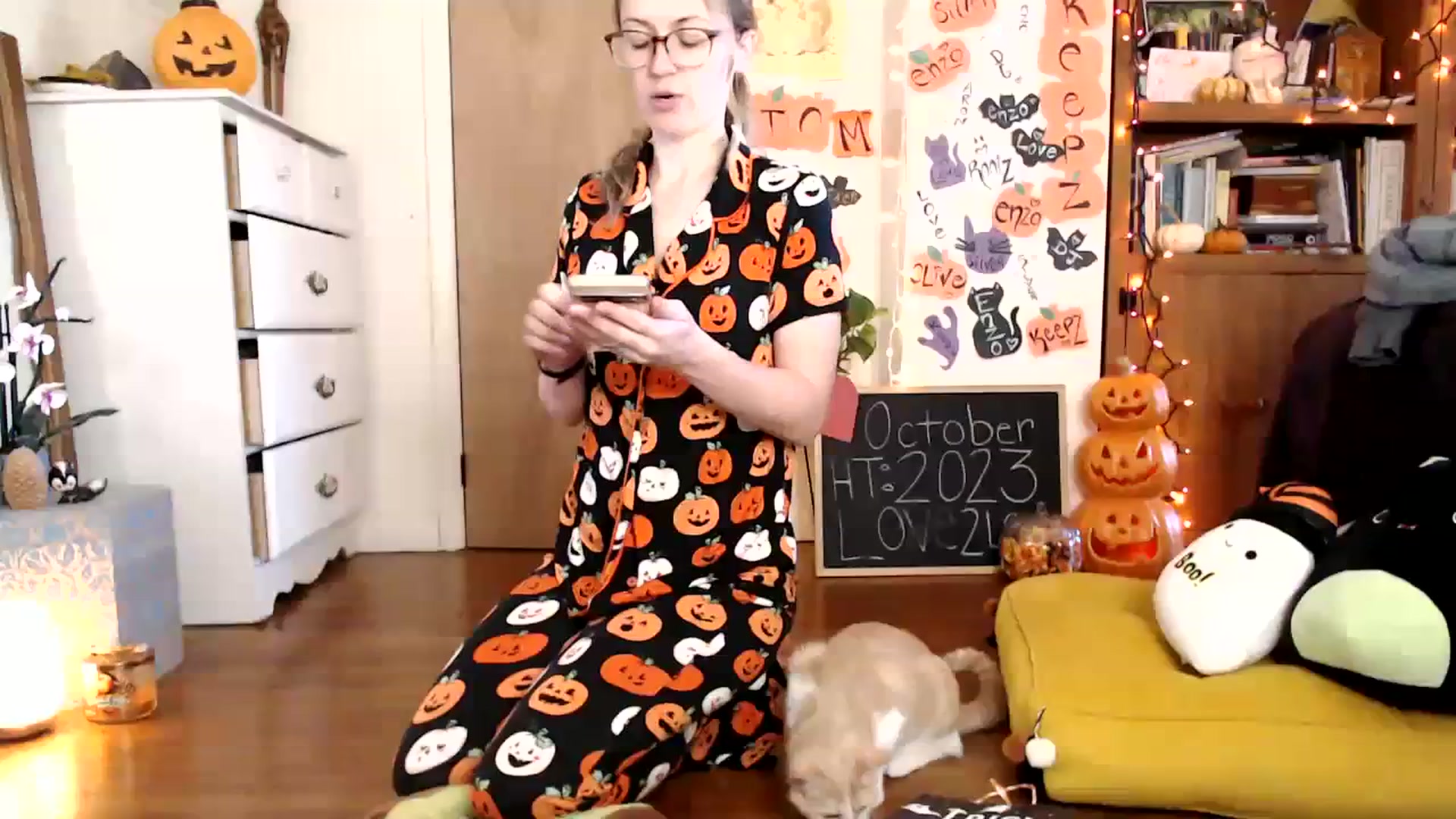 Gallery image thumbnail from WildflowerEm's myfreecams stream on, 10/31/2023, 18:29 image 3 of 20