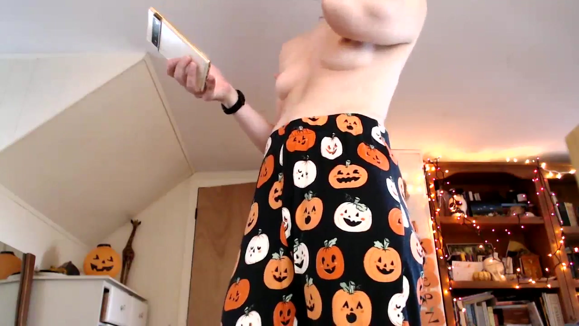 Gallery image thumbnail from WildflowerEm's myfreecams stream on, 10/31/2023, 18:29 image 8 of 20