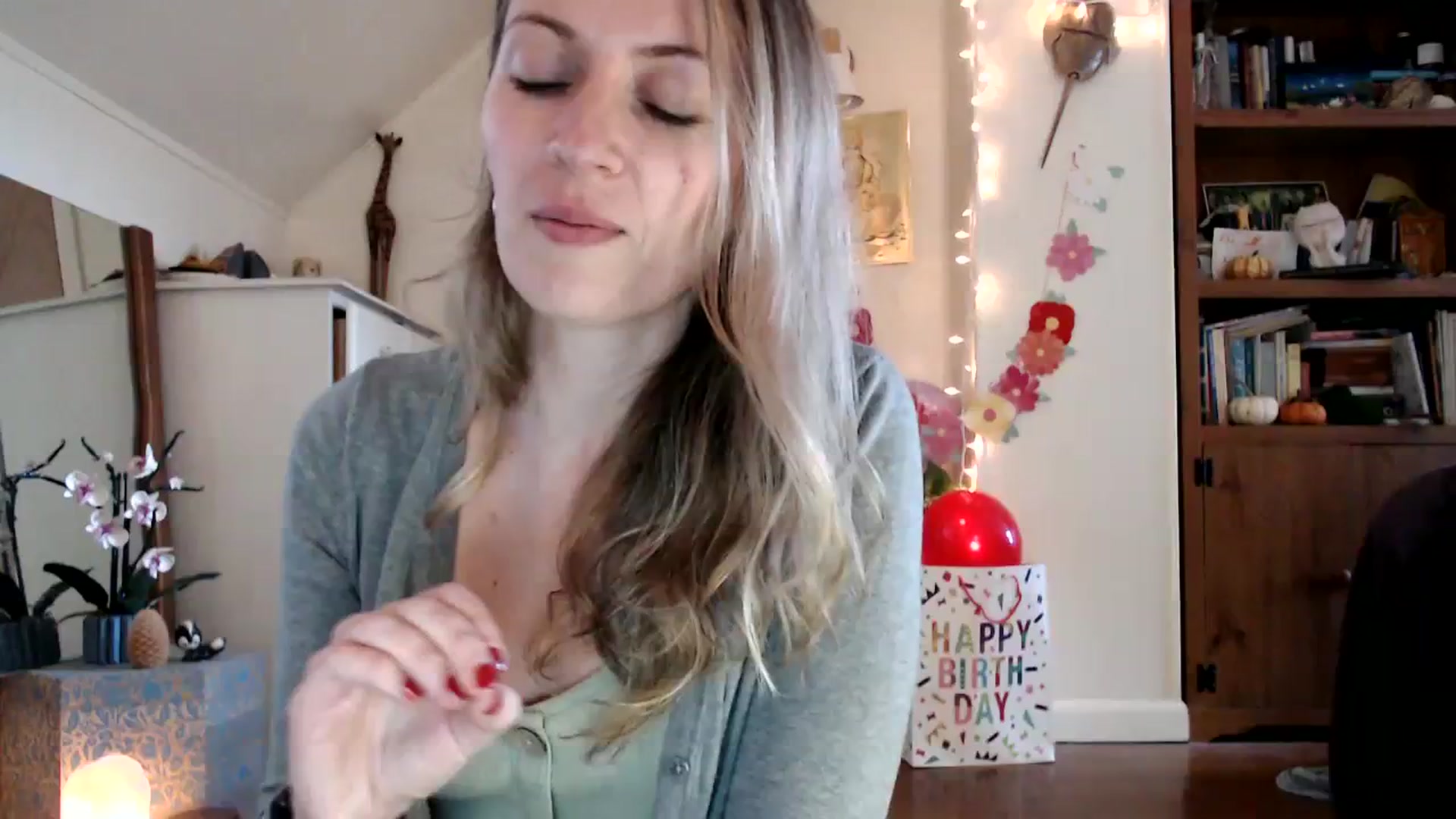 Gallery image thumbnail from WildflowerEm's myfreecams stream on, 11/04/2023, 20:28 image 1 of 20
