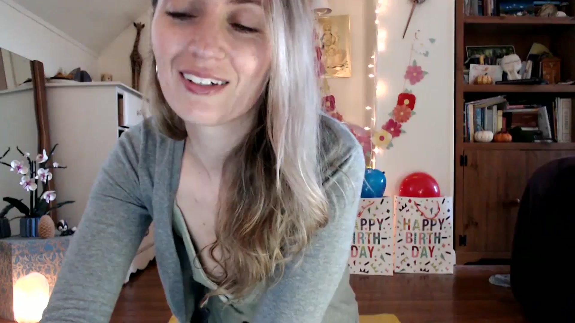 Gallery image thumbnail from WildflowerEm's myfreecams stream on, 11/04/2023, 20:28 image 4 of 20
