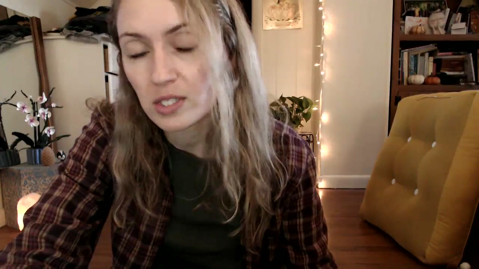 Gallery image thumbnail from WildflowerEm's myfreecams stream on, 11/11/2023, 21:37 image 3 of 20
