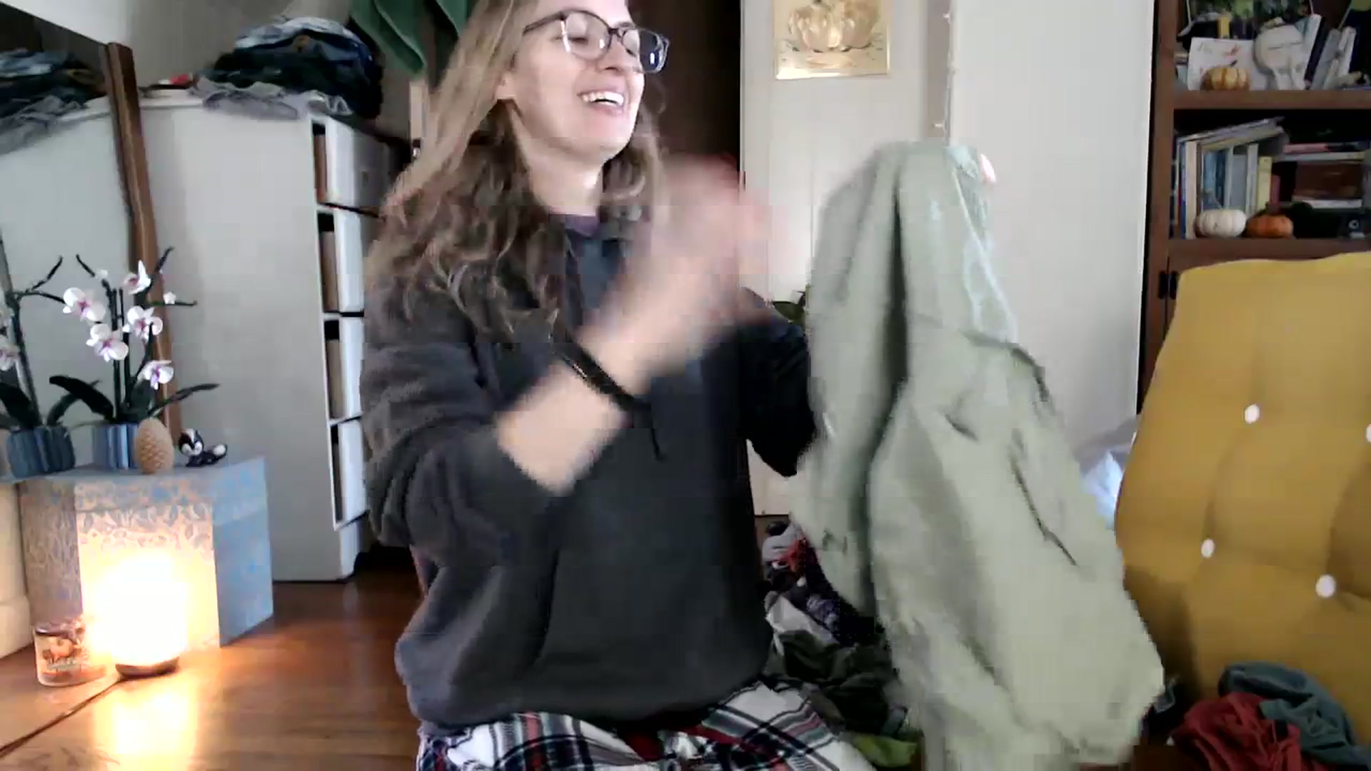 Gallery image thumbnail from WildflowerEm's myfreecams stream on, 11/14/2023, 16:47 image 7 of 20